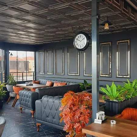 Hotel Grandroyal