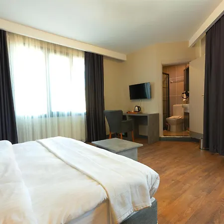 Grandroyal Hotel